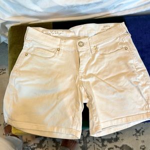 Lilly Pulitzer denim shorts size 6